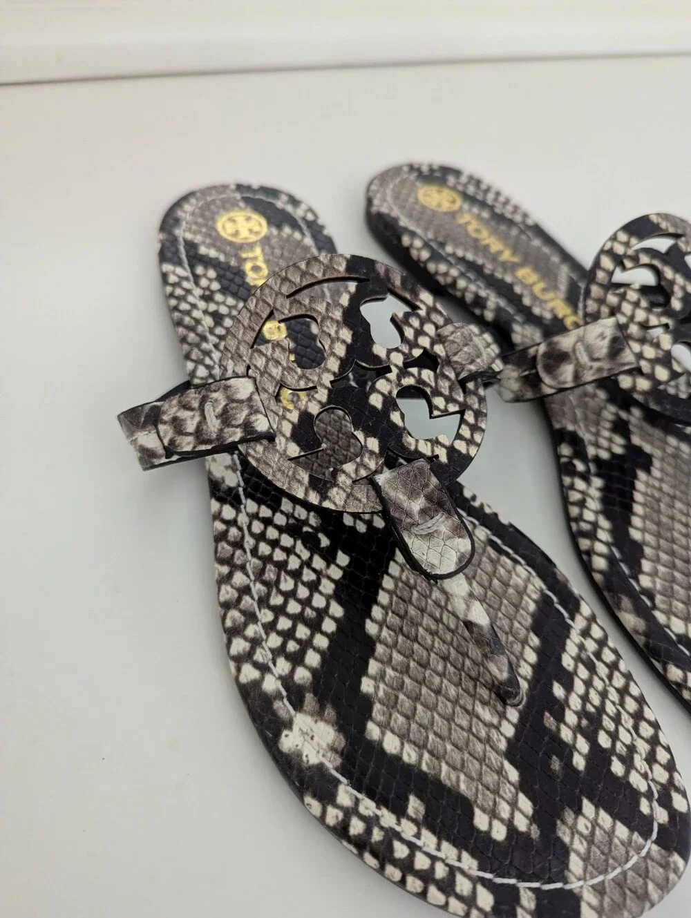 EUC! Tory Burch Miller Sandal In Black/Gray Snakeskin Print Size 7